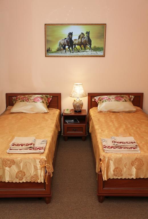 Hotel Gubernia Jarkov Habitación foto